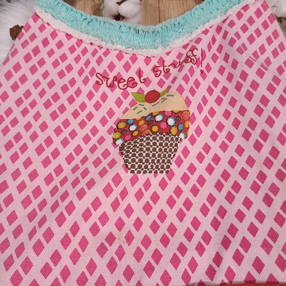 🧁🧁NEW🧁🧁SUPER CUTE!! Sweet Stuff Cupcake Apron for young girl cookers 🧁🧁 - Picture 14 of 16